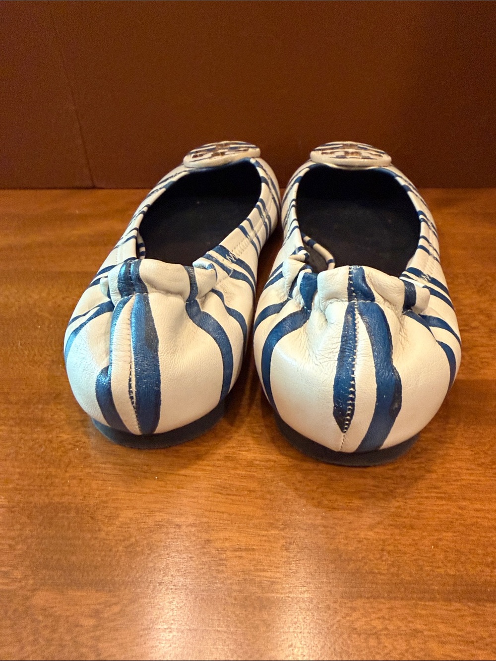 Tory Burch White and Blue Striped Reva Logo Ballet Flats - Picture 7 of 8
